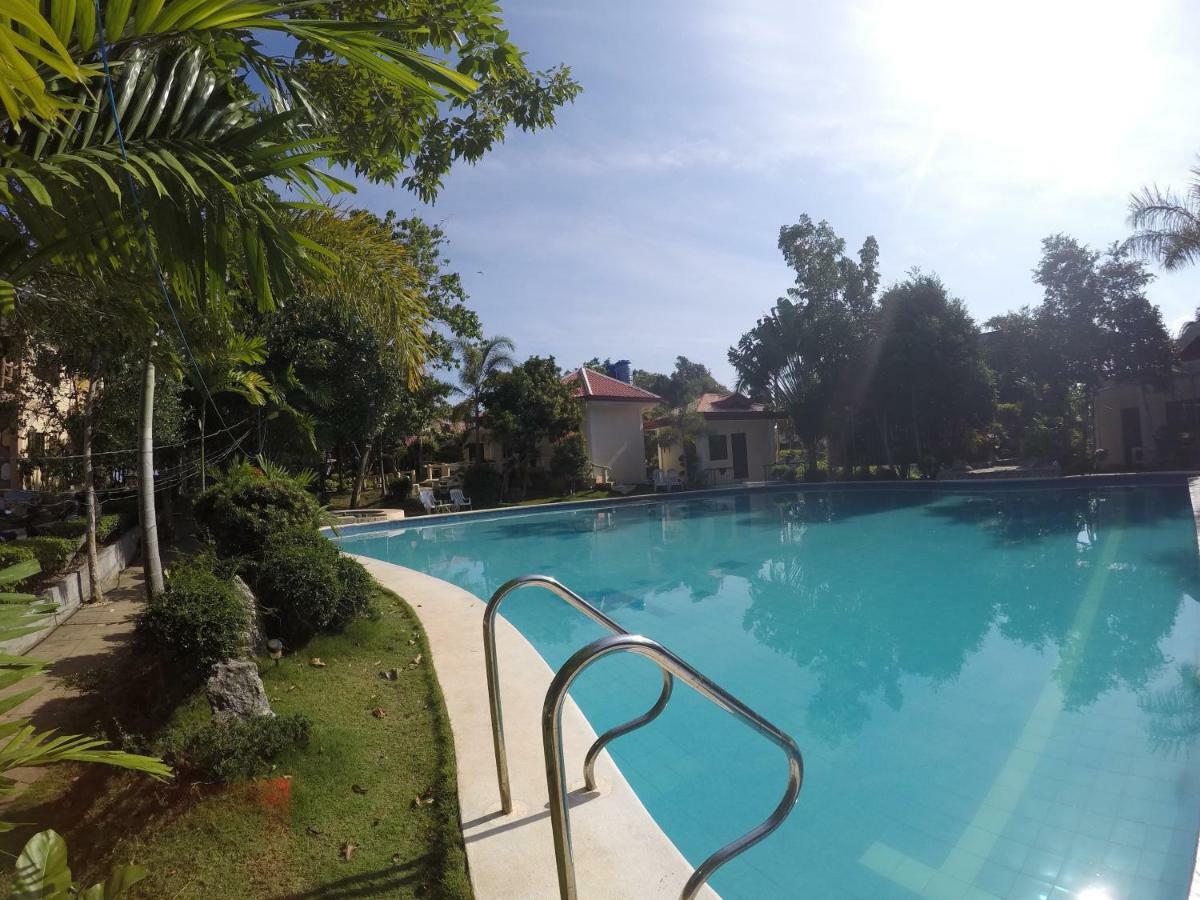 Hotel Reddoorz Premium @ Napaling Point Tangnan Exterior foto