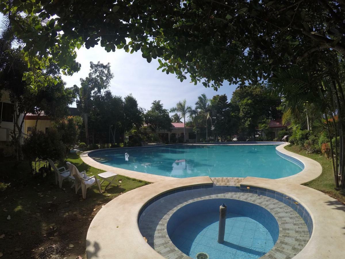 Hotel Reddoorz Premium @ Napaling Point Tangnan Exterior foto